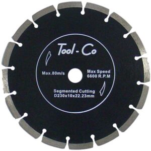 Segmented blades for dry cutting of masonry